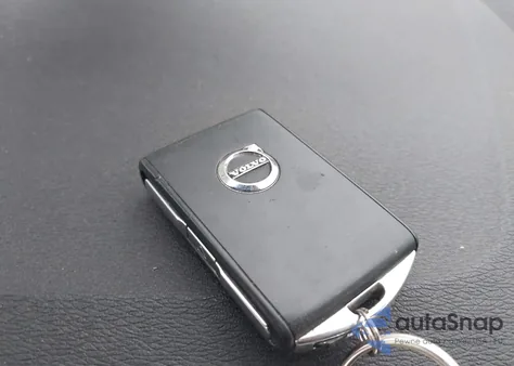 2018 Volvo V90 Cross Country T5 z USA, uszkodzony, nr VIN YV4102NK5J1035071